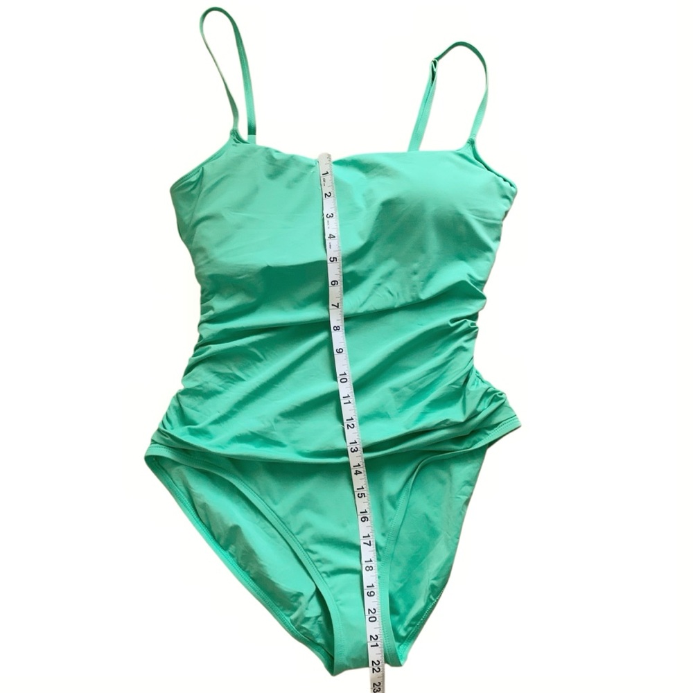 LA BLANCA One Piece Swimsuit! Retail $120 - Picture 3 of 7